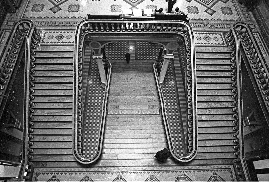 Cities and Towns, staircase, bench, Iowa, Iowa History, capitol, Lemberger, LeAnn, Des Moines, IA, tile, history of Iowa