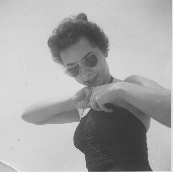 sunglasses, swimsuit, Iowa History, bathing suit, Iowa, history of Iowa, Portraits - Individual, Karns, Mike, Outdoor Recreation, USA