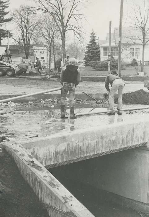 construction, culvert, history of Iowa, Waverly Public Library, Waverly, IA, Iowa, Iowa History, Floods, correct date needed, Labor and Occupations