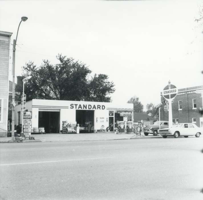 auto body shop, auto shop, Main Streets & Town Squares, main street, history of Iowa, cars, Iowa History, Motorized Vehicles, Businesses and Factories, Iowa, Waverly Public Library