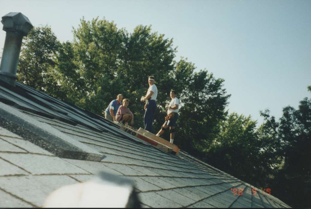 Portraits - Group, Sioux City, IA, Iowa History, shingles, history of Iowa, Iowa, Labor and Occupations, roof, Rossiter, Lynn