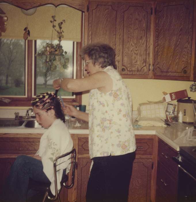 curlers, Homes, history of Iowa, hair styling, Iowa, Families, Council Bluffs, IA, Children, Nichols, Roger, Iowa History