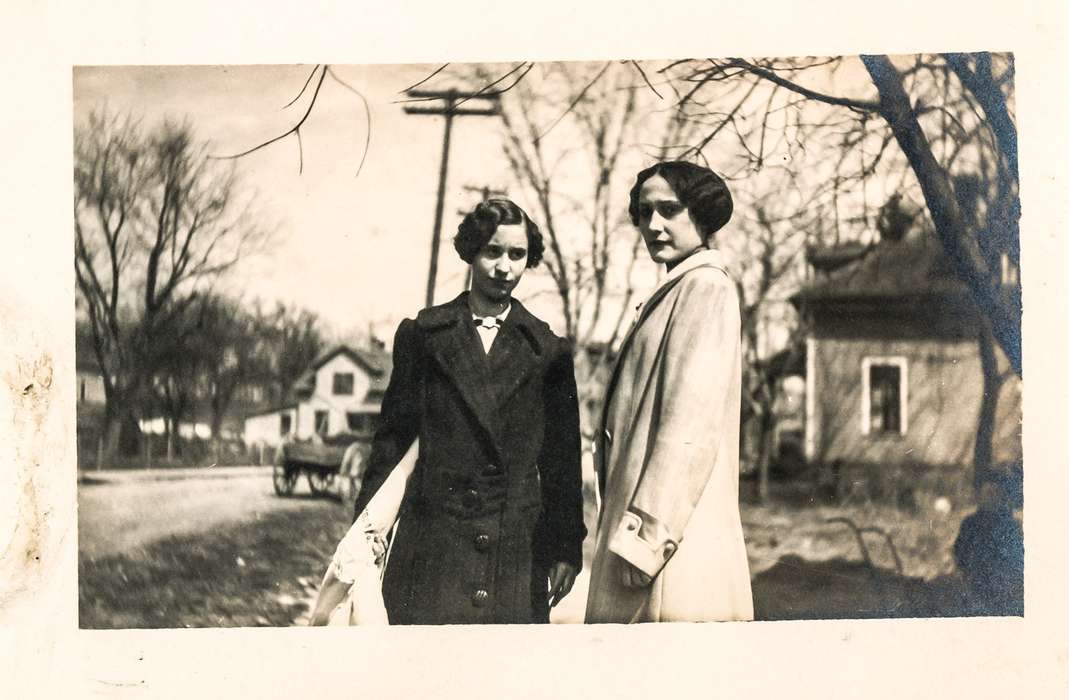 Portraits - Group, Cities and Towns, Iowa History, Iowa, hairstyle, Anamosa Library & Learning Center, Anamosa, IA, women, history of Iowa