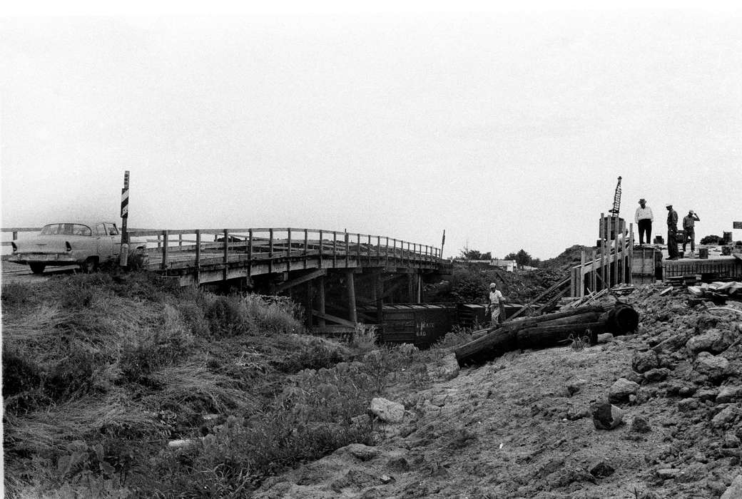 bridge, Iowa History, Ottumwa, IA, history of Iowa, Motorized Vehicles, car, Iowa, Lemberger, LeAnn, dirt, construction