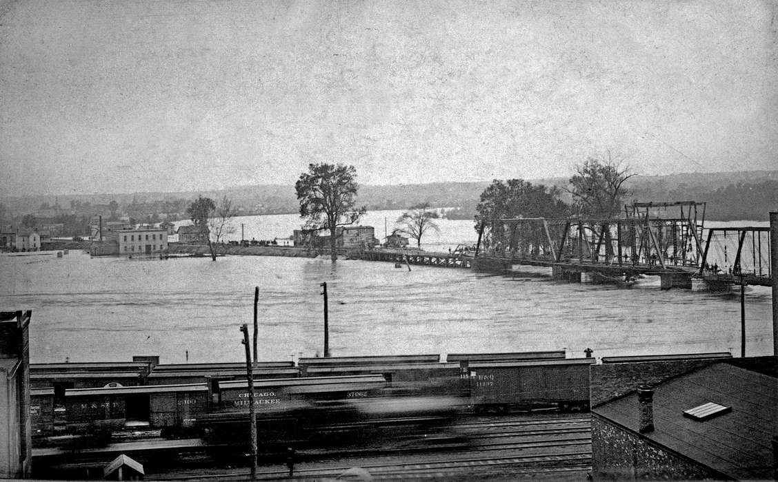 Floods, bridge, Iowa History, Ottumwa, IA, history of Iowa, Lemberger, LeAnn, Lakes, Rivers, and Streams, river, Iowa, Cities and Towns, train, tree