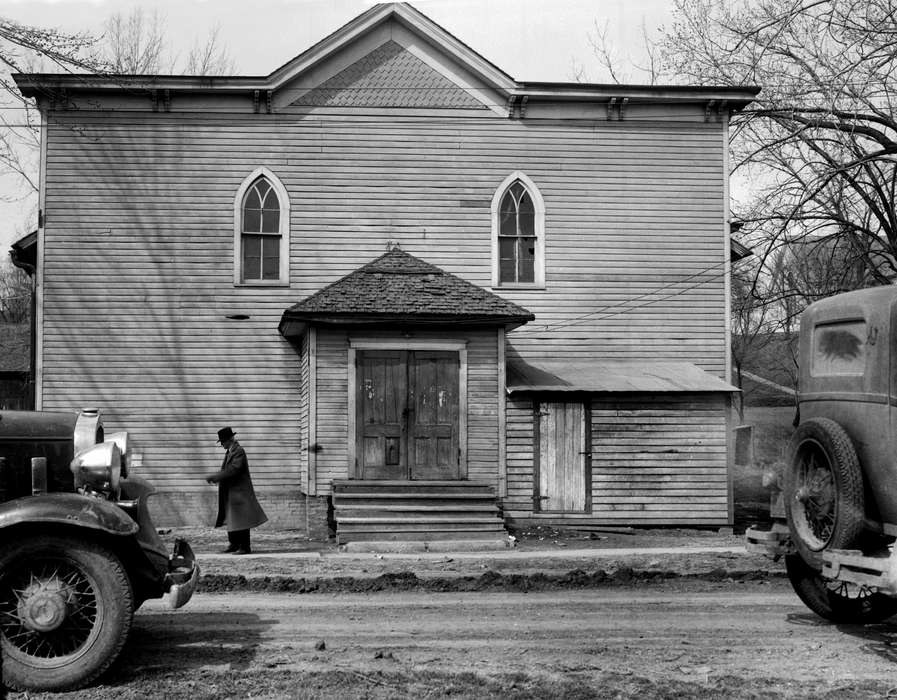 history of Iowa, Iowa History, Lemberger, LeAnn, Motorized Vehicles, window, basketball court, car, Melrose, IA, dirt road, Iowa, tire, Cities and Towns, headlight, Sports, top hat