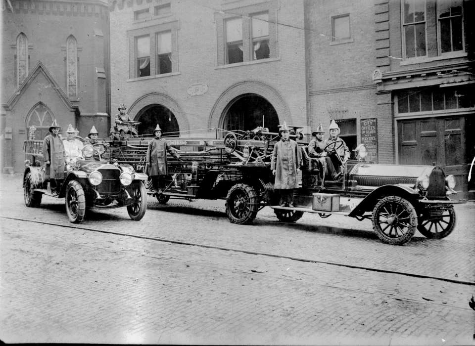 fire department, firefighter, Cities and Towns, Iowa History, Iowa, Motorized Vehicles, fireman, Lemberger, LeAnn, Ottumwa, IA, truck, fire truck, Main Streets & Town Squares, fire engine, history of Iowa