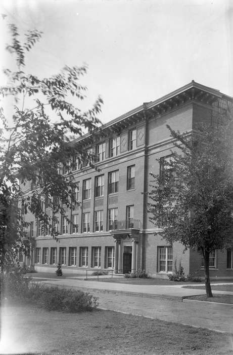 Cedar Falls, IA, history of Iowa, Iowa History, uni, iowa state teachers college, wright hall, UNI Special Collections & University Archives, Iowa, Schools and Education, university of northern iowa