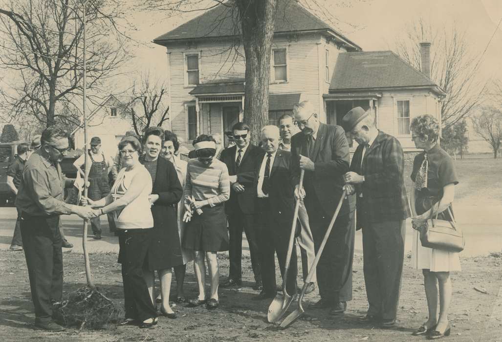 Portraits - Group, men, history of Iowa, women, Iowa History, shovel, Civic Engagement, tree planting, Iowa, correct date needed, Cities and Towns, house, dedication ceremony, Waverly Public Library