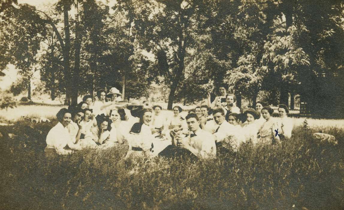 Food and Meals, Iowa, Adam, Susan, Leisure, Kalona, IA, field, history of Iowa, picnic, Iowa History