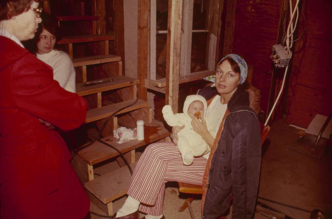 Heath, Brenda, Cedar Falls, IA, history of Iowa, Iowa History, woman, Iowa, crying, Children, baby, Portraits - Individual