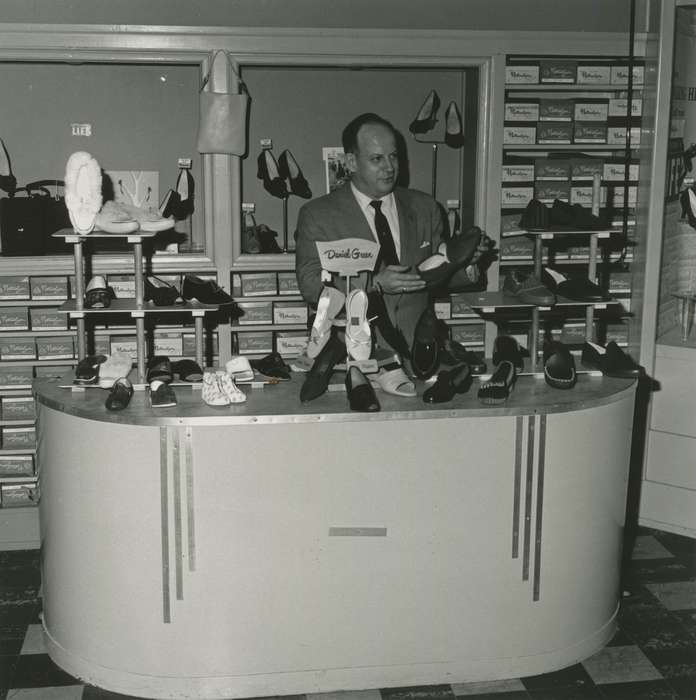 shoe store, history of Iowa, Iowa History, shoes, Businesses and Factories, Waverly, IA, Iowa, Waverly Public Library