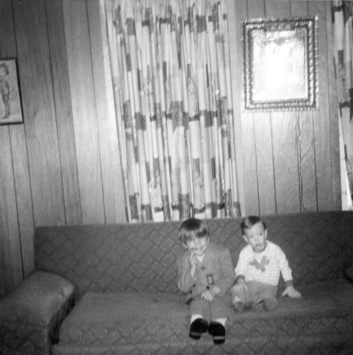 Portraits - Group, Dubuque, IA, history of Iowa, Iowa History, Gilbertson, Becky, couch, Iowa, living room, Homes, Children