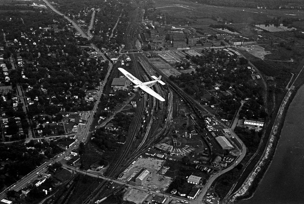 Cities and Towns, Iowa History, Iowa, Motorized Vehicles, Lemberger, LeAnn, Ottumwa, IA, airplane, Aerial Shots, river, history of Iowa