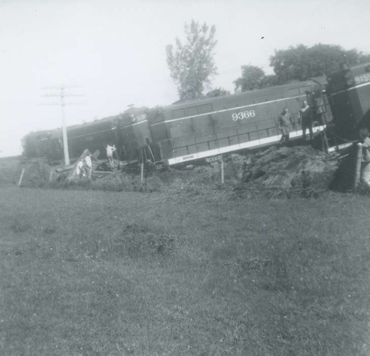 history of Iowa, Iowa History, Wrecks, Motorized Vehicles, New Hartford, IA, Plummer, James, Iowa, train