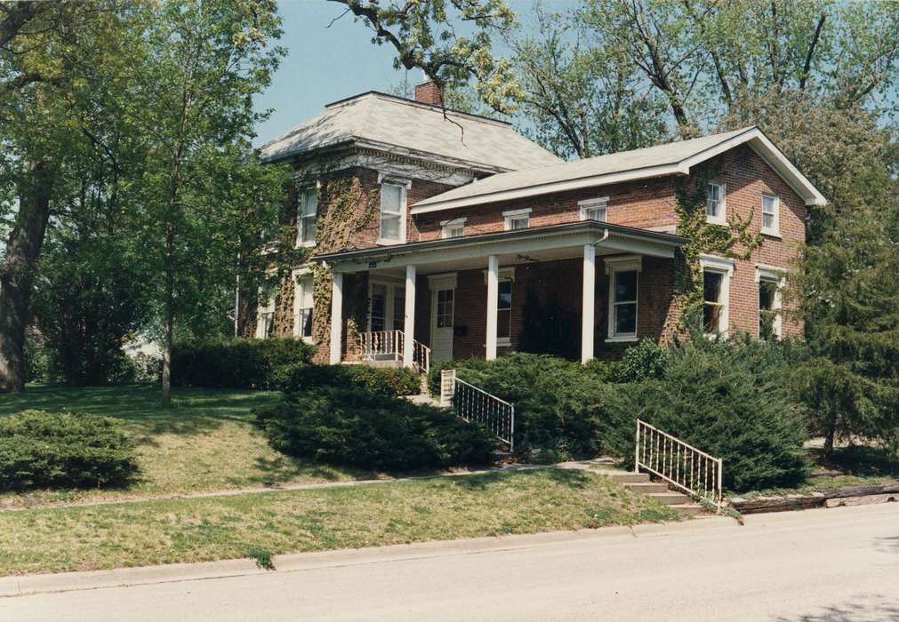 history of Iowa, Iowa History, Iowa, Homes, brick building, Waverly Public Library, Waverly, IA