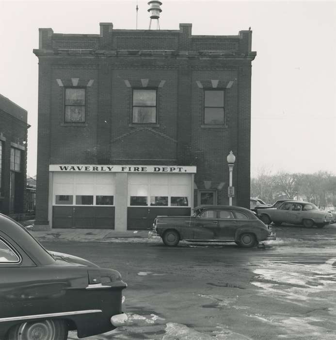 history of Iowa, Businesses and Factories, Waverly, IA, Waverly Public Library, Main Streets & Town Squares, Iowa, Motorized Vehicles, Cities and Towns, Iowa History, fire department, cars