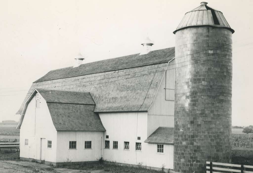 history of Iowa, silo, Waverly Public Library, Waverly, IA, Iowa, fence, Barns, Iowa History, Farms, correct date needed