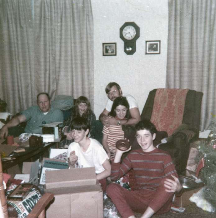 christmas, history of Iowa, Iowa History, Families, McDermott, Shirley and Anne Marie, Holidays, Iowa, living room, Atlantic, IA, Homes
