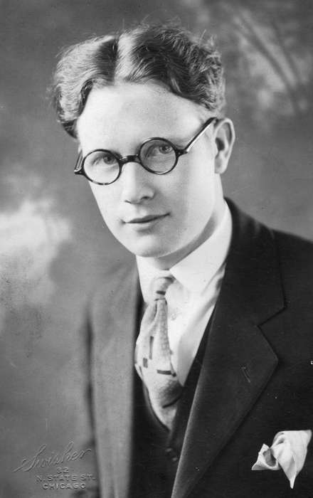 glasses, tie, hair, Portraits - Individual, Pettersen, Hugh, Iowa History, Iowa, hairstyle, history of Iowa, handkerchief, Chicago, IL, necktie, curtained hair