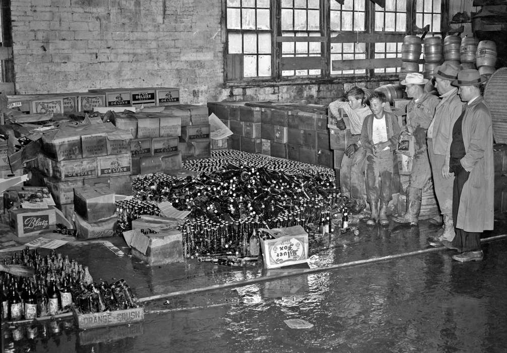 Floods, history of Iowa, Iowa History, Ottumwa, IA, Businesses and Factories, Iowa, Lemberger, LeAnn, Food and Meals, Children