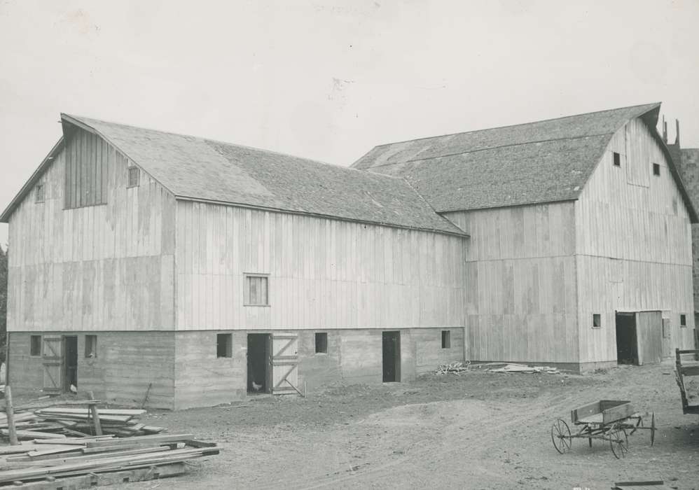 history of Iowa, Iowa History, Barns, Waverly, IA, wagon, Iowa, lumber, Farms, correct date needed, Waverly Public Library
