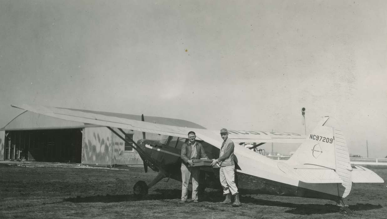 history of Iowa, Motorized Vehicles, McMurray, Doug, Iowa, airplane, Iowa History, chicks, Portraits - Group, Webster City, IA