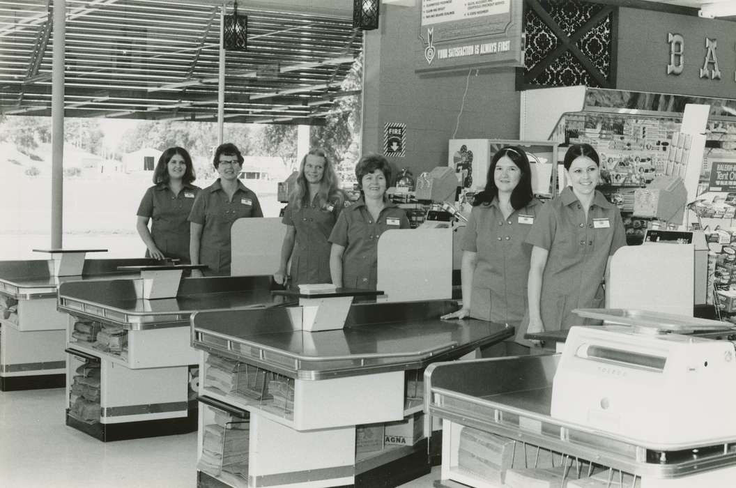 food service, history of Iowa, Iowa History, cashier, Iowa, Labor and Occupations, Waverly Public Library, women at work
