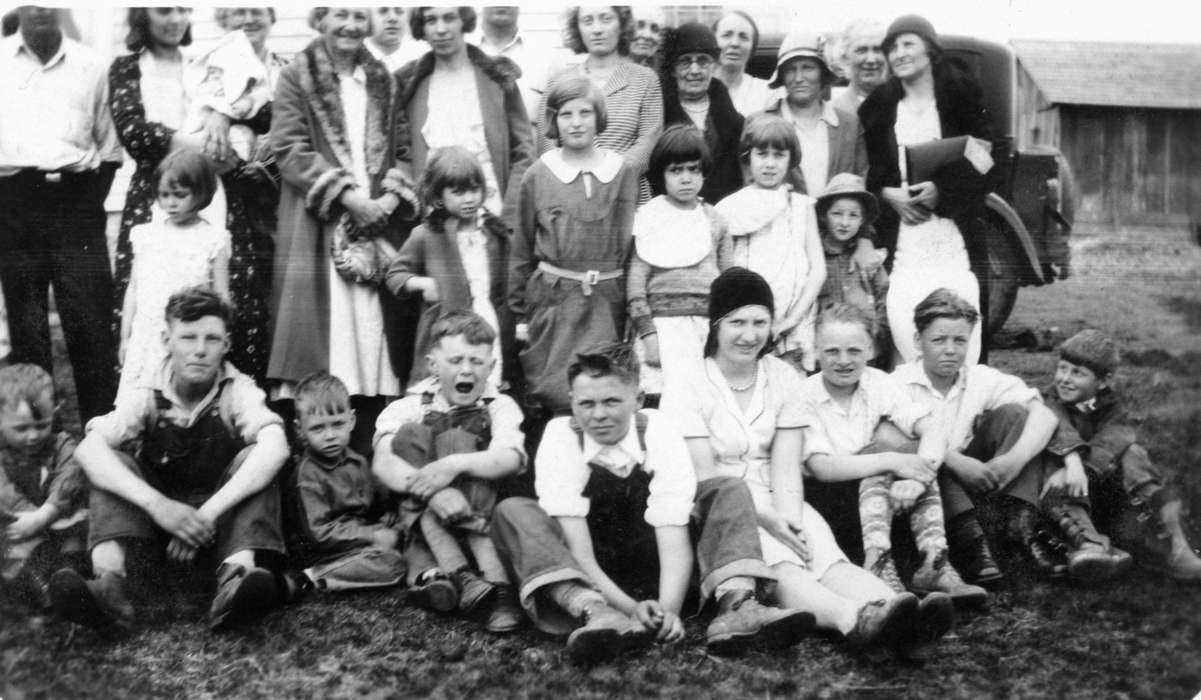 Portraits - Group, history of Iowa, Iowa History, Fouche, Shirley, Iowa, yawn, Children, Schools and Education, school, Osceola, IA
