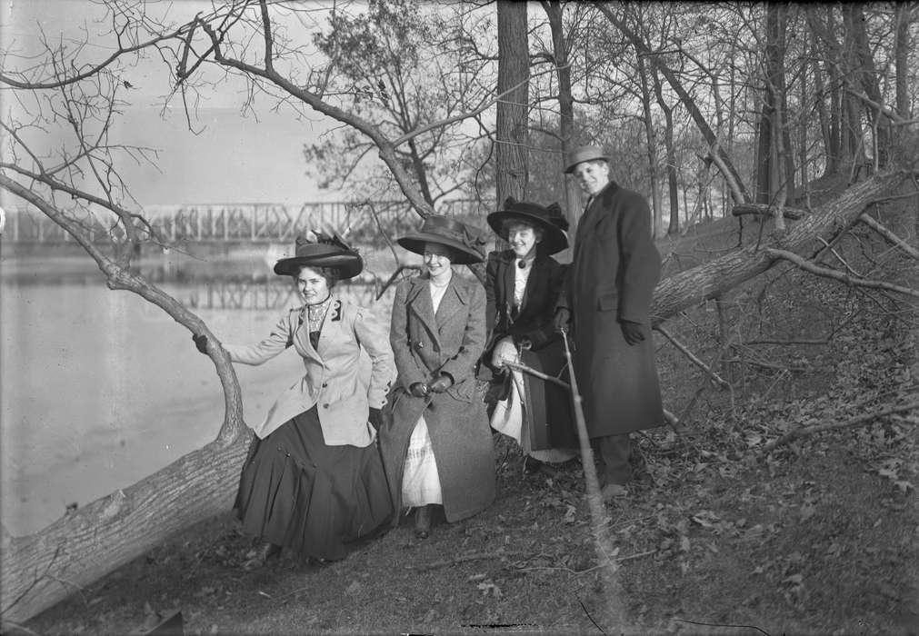 history of Iowa, hat, Portraits - Group, Waverly Public Library, tree, Iowa, river, Leisure, Iowa History, Lakes, Rivers, and Streams, bridge