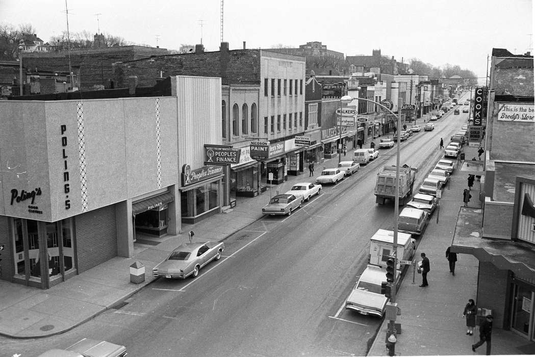 Ottumwa, IA, street light, parking meter, Lemberger, LeAnn, history of Iowa, storefront, Main Streets & Town Squares, Iowa, Cities and Towns, car, Businesses and Factories, Iowa History