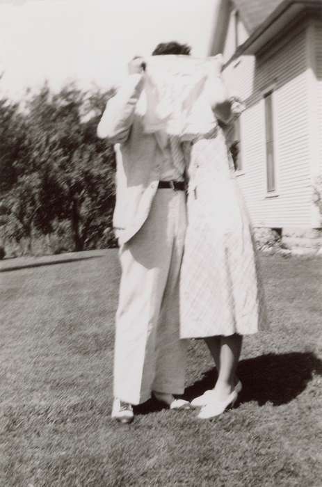 Portraits - Group, history of Iowa, Iowa History, love, couple, house, Fisher, Jennifer, Sigourney, IA, Iowa, dress, silly