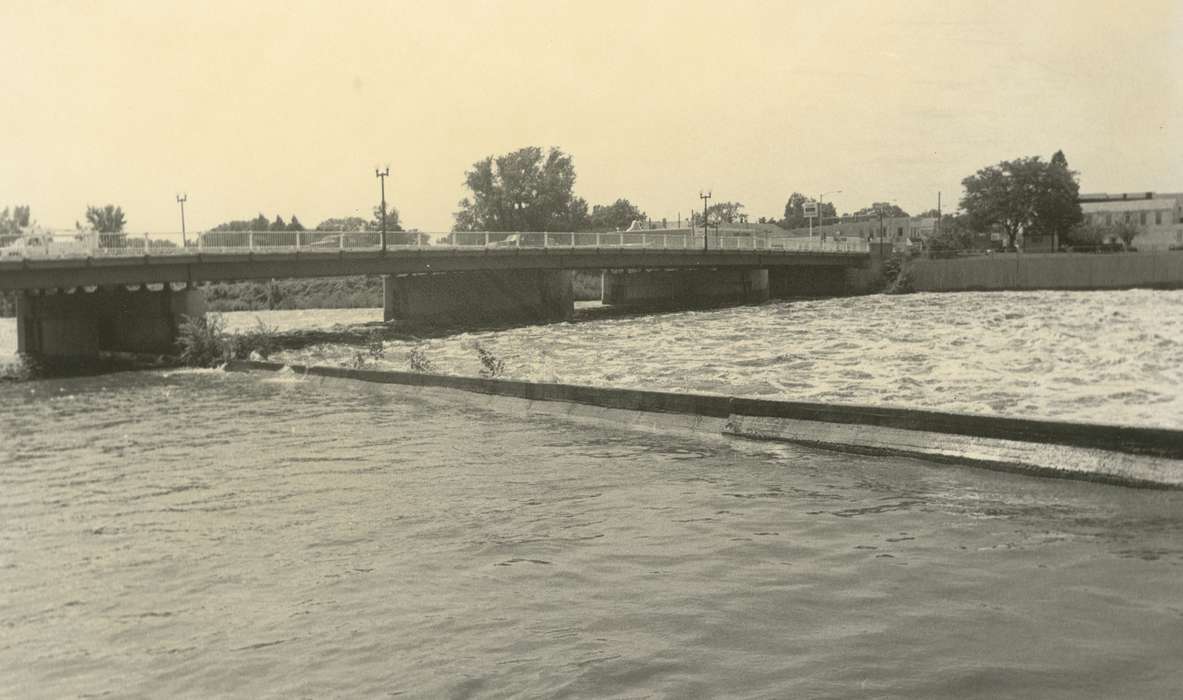 history of Iowa, flooding, Waverly Public Library, Waverly, IA, Iowa, cedar river, Iowa History, Floods, Lakes, Rivers, and Streams, bridge