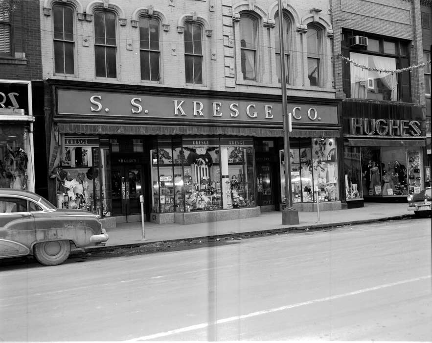 Businesses and Factories, parking meter, display case, Cities and Towns, storefront, Iowa, Iowa History, Lemberger, LeAnn, Ottumwa, IA, history of Iowa