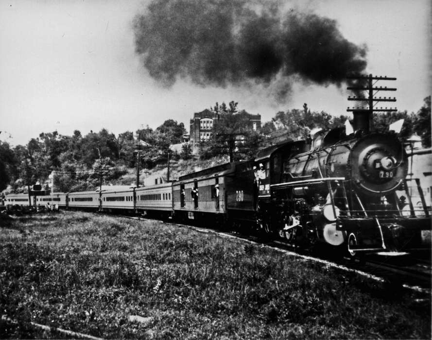 history of Iowa, Iowa History, Ottumwa, IA, Lemberger, LeAnn, Motorized Vehicles, locomotive, steam engine, smokestack, Iowa, Cities and Towns, train