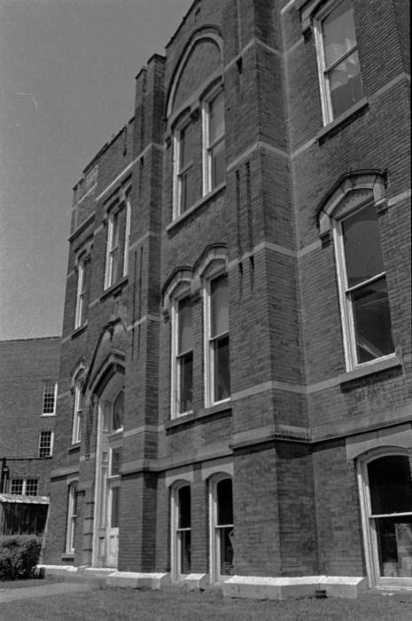 history of Iowa, Iowa History, Ottumwa, IA, brick, window, Iowa, Lemberger, LeAnn, Schools and Education, school