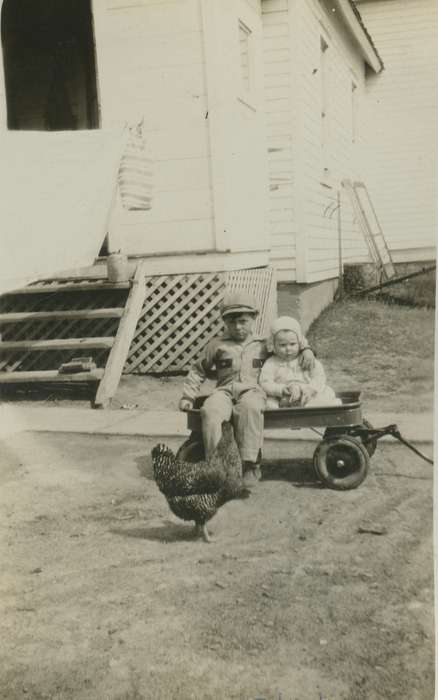 Portraits - Group, Leisure, Animals, wagon, Canton, IA, Iowa History, Iowa, Smith, Elverda, chicken, Children, history of Iowa