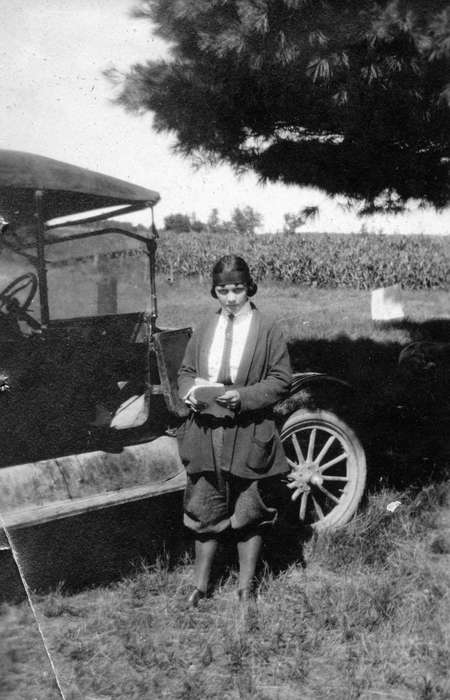 Pettersen, Hugh, Portraits - Individual, car, Iowa History, Iowa, Motorized Vehicles, Farms, Tippecanoe, IA, history of Iowa