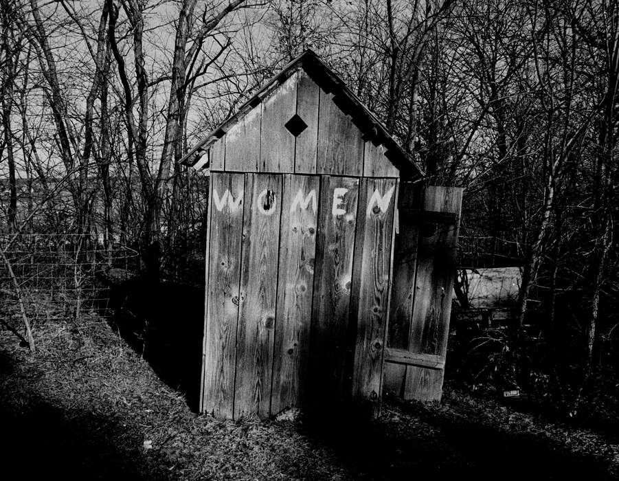 history of Iowa, Iowa History, Ottumwa, IA, Cities and Towns, Lemberger, LeAnn, Iowa, fence, outhouse