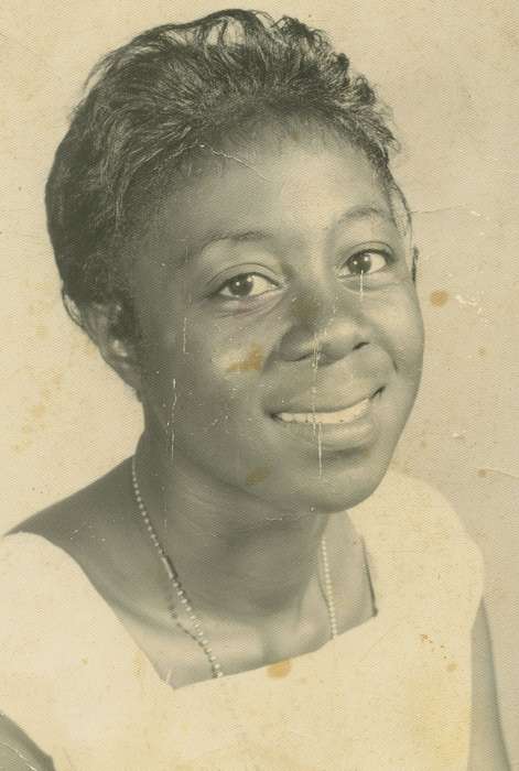 necklace, history of Iowa, Lambert, MS, Iowa, smile, Portraits - Individual, african american, People of Color, Iowa History, Barrett, Sarah