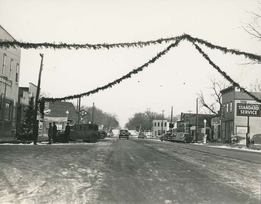 Main Streets & Town Squares, history of Iowa, Iowa History, christmas tree, Businesses and Factories, hotel, Waverly, IA, Holidays, street light, Iowa, correct date needed, snow, Waverly Public Library, wreath