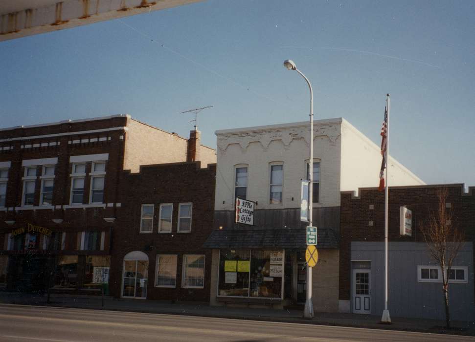 mainstreet, Main Streets & Town Squares, history of Iowa, Iowa History, storefront, Businesses and Factories, Iowa, Cities and Towns, Waverly Public Library