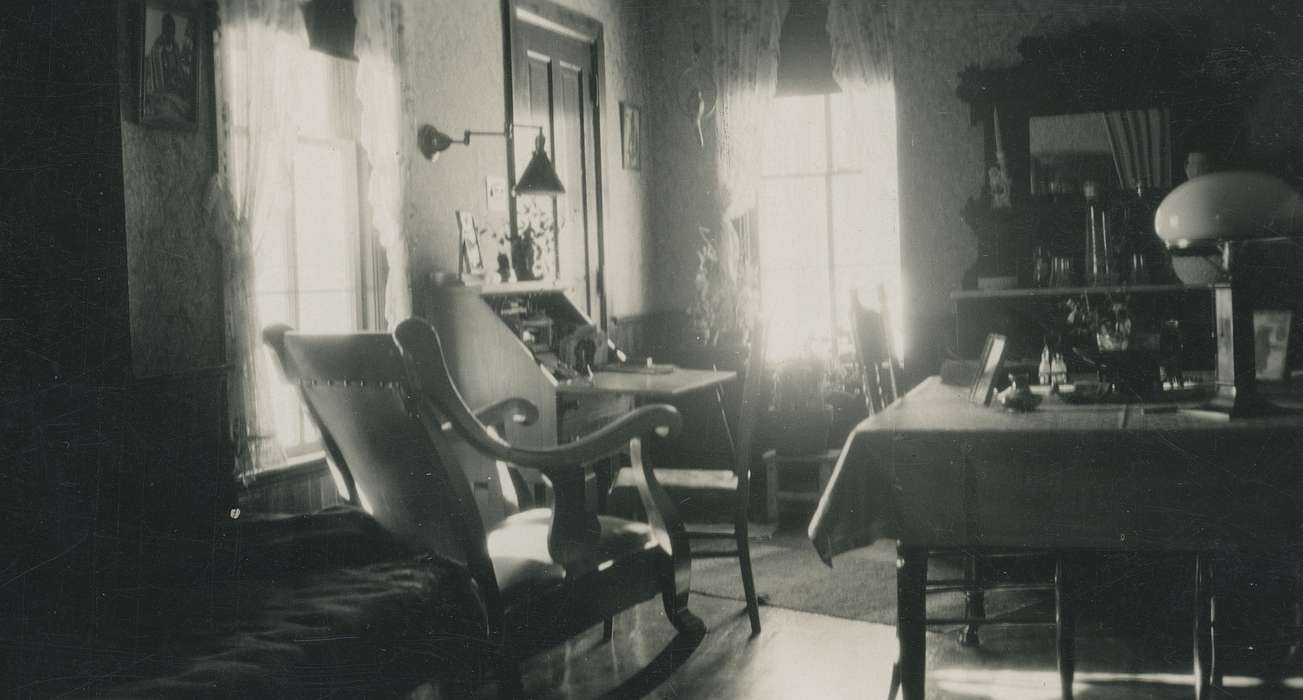 sitting room, history of Iowa, Iowa History, house interior, Iowa, Homes, correct date needed, Waverly Public Library