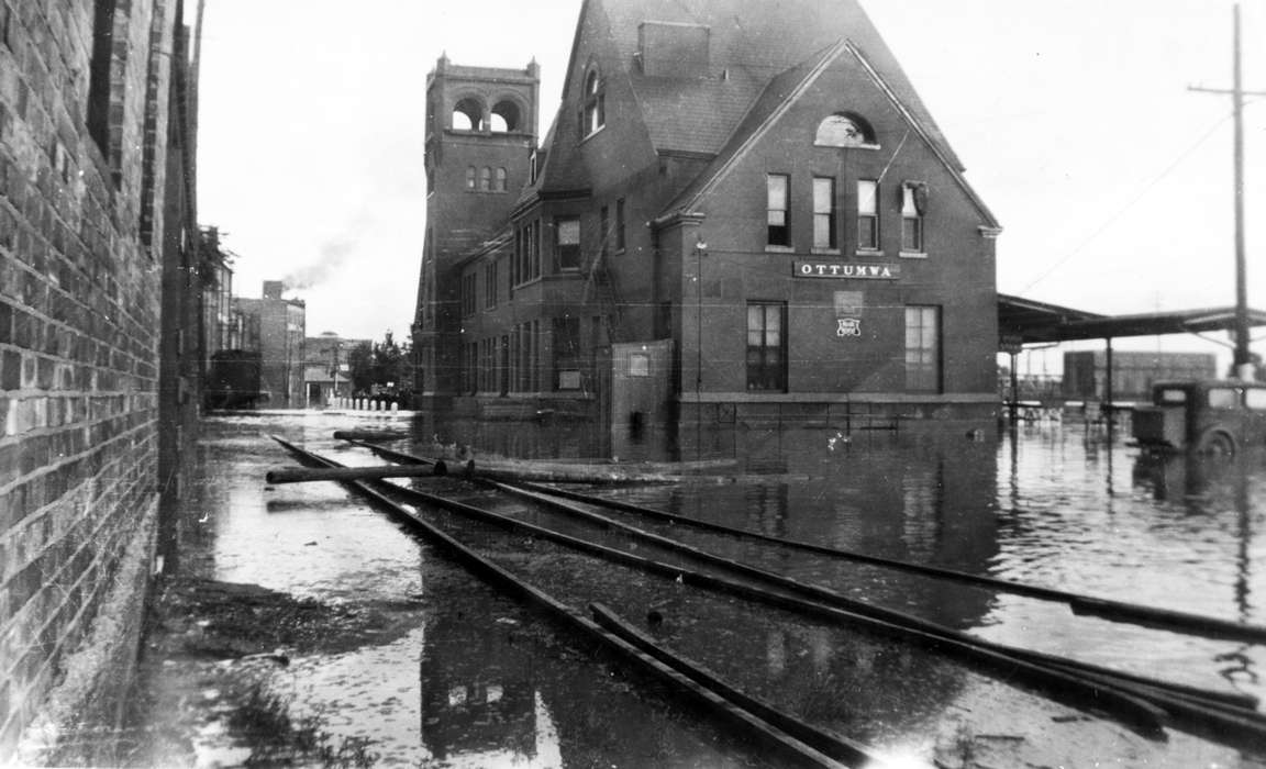Floods, history of Iowa, Iowa History, Ottumwa, IA, Lemberger, LeAnn, Iowa, Cities and Towns, Train Stations