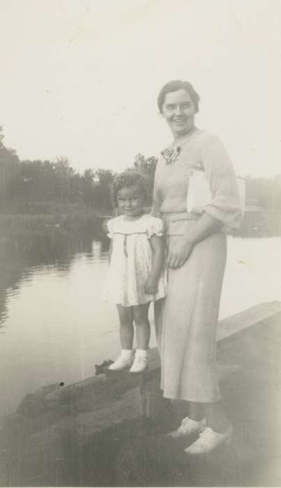 Portraits - Group, Iowa, Cedar Rapids, IA, Children, Karns, Joanne, Lakes, Rivers, and Streams, history of Iowa, Iowa History