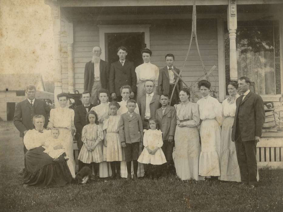 Portraits - Group, Iowa, Cedar Rapids, IA, reunion, Families, Hilmer, Betty, history of Iowa, Iowa History