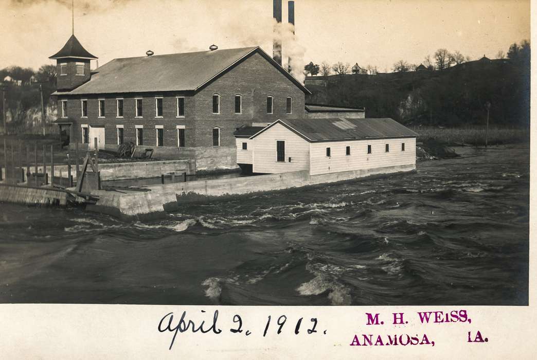 history of Iowa, Iowa History, smoke stack, Lakes, Rivers, and Streams, Anamosa Library & Learning Center, Iowa, Cities and Towns, Anamosa, IA, dam