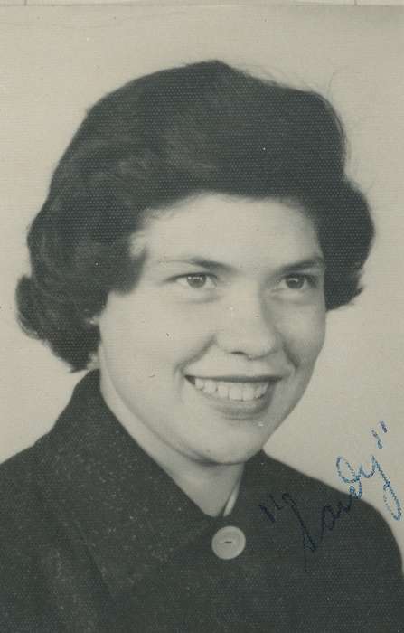 hair, smile, teeth, button, Iowa History, eyes, Iowa, history of Iowa, Portraits - Individual, girl, USA, Spilman, Jessie Cudworth
