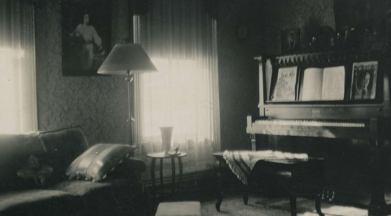 history of Iowa, Iowa History, house interior, Iowa, piano, Homes, correct date needed, Waverly Public Library
