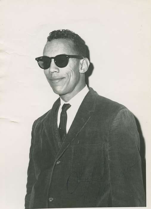 sunglasses, Iowa History, african american, Iowa, history of Iowa, Robinson, Claudia, Portraits - Individual, People of Color, Marshalltown, IA